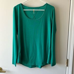 Lucy Long Sleeve Top Size M Gently used Green